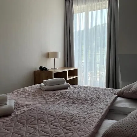 Czarna Gora 414 Сенна